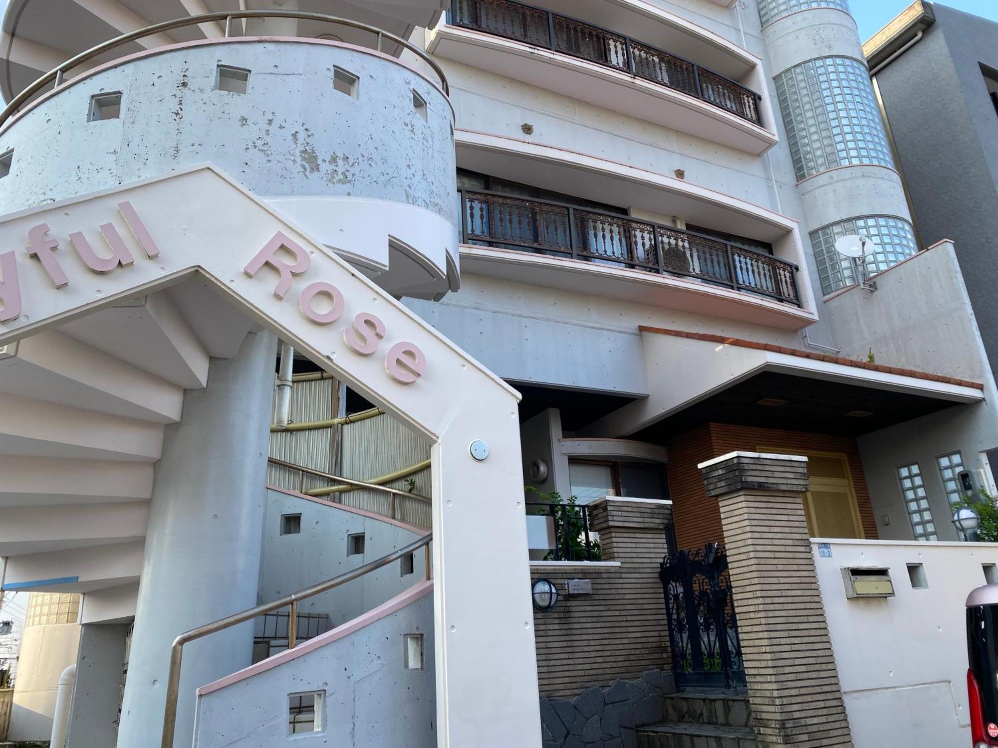 宜野湾市ジョイフル ローズアパートメント エクステリア 写真